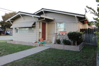 305 Mapleton Ave, Hollister, CA 95023-3511