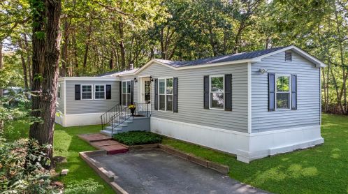54 Brown Ave, Seabrook, NH 03874-5605
