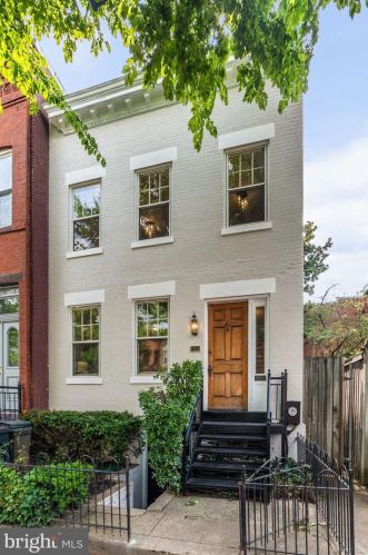 209 11th St, Washington, DC 20002-6217