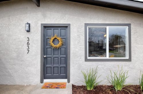3637 Floral Dr, North Highlands, CA 95660-3703