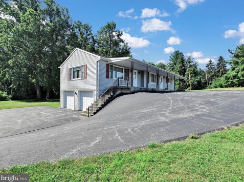 8473 Orchard Rd, Spring Grove, PA 17362-8550