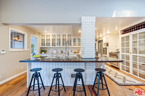 1125 Old Topanga Canyon Rd, Topanga CA  90290-3825 exterior