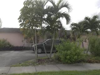 14105 109th Pl, Miami, FL 33176-6523
