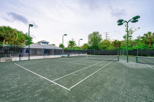 3770 Fieldstone Blvd, Naples FL 34109-0728 exterior