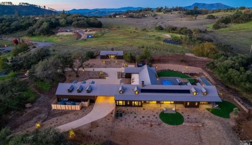 6650 Lower Ridge Rd, Santa Rosa, CA 95404-1223