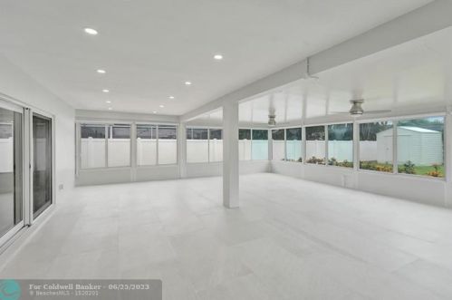 3850 36th Ave, Hollywood FL  33021-1900 exterior