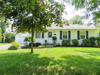 216 Wilkshire Dr, Waterville, OH 43566-1225