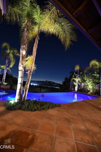 5320 Ivafern Ln, La Canada CA  91011-2811 exterior