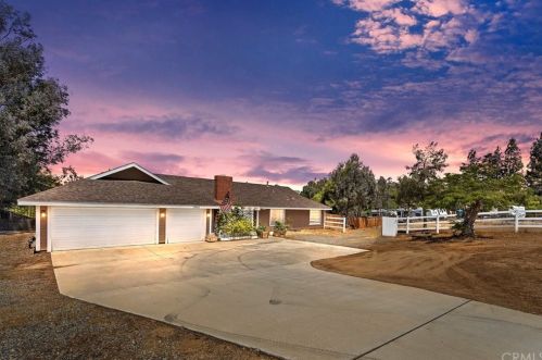 18380 Harley John Rd, Riverside, CA 92504-9648