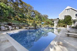 1604 Deerfield Rd, Watermill, NY 11976-2108