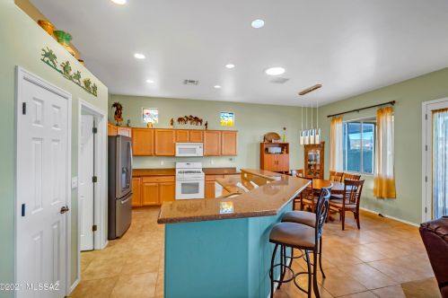 1072 Mtn Stone Dr, Green Valley AZ 85614-5986 exterior