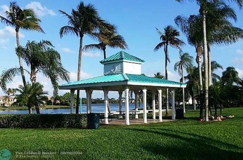 3101 173rd Ter, Hollywood, FL 33029-5580