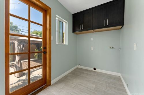 2823 Yearling St, Lakewood CA  90712-2920 exterior