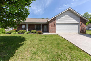 2938 Country Meadows Ln, Maryville, TN 37803-3057