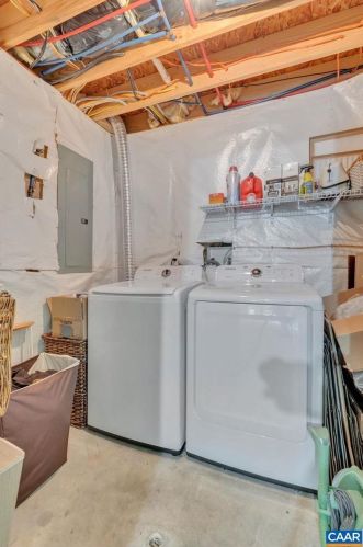 2 Riverside Dr, Bybee VA  22963-2021 exterior