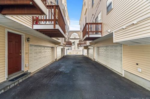 205 Hope St, Stamford CT  06906-2013 exterior