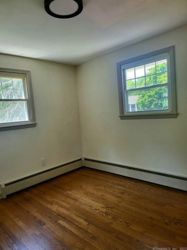 13 Clinton Hill Rd, Waterbury CT  06716-1010 exterior