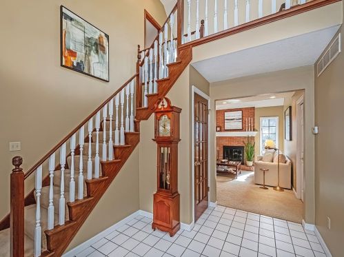 621 Frank Dr, New Kensington, PA 15068-4955