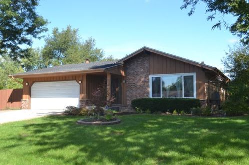 704 Rivermoor Pkwy, Waterford, WI 53185-4040