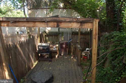 2229 Lamotte St, Wilmington, DE 19802-4354