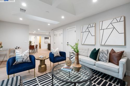 7298 Tamarack Dr, Pleasanton CA  94568-1749 exterior