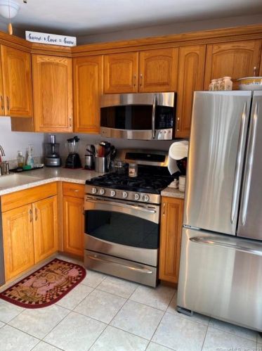 114 Potuccos Ring Rd, Waterbury, CT 06716-2431