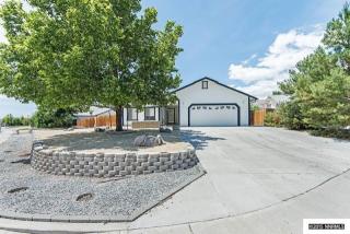 915 Red Falcon Way, Sparks, NV 89441-8884