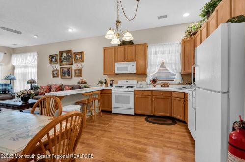 13 Silverspring Dr, Lakewood NJ  08701-7506 exterior