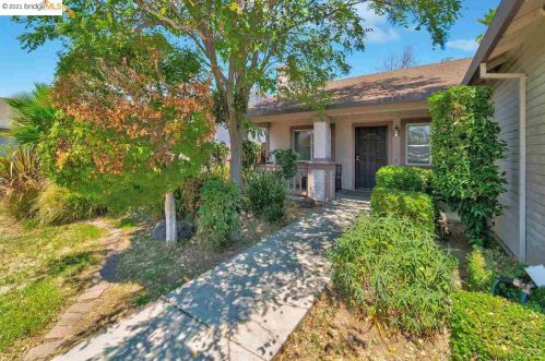 1112 Jordan Ln, Oakley, CA 94561-6002