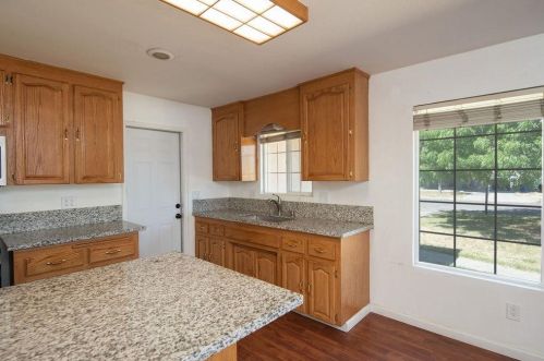 868 Bethany Ave, Turlock CA  95380-5808 exterior