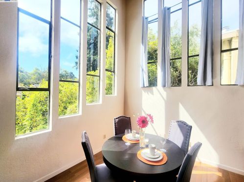 2352 Hilgard Ave, Berkeley CA  94709-1312 exterior