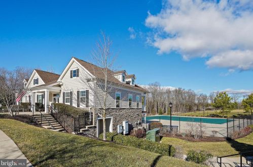 16143 Jordan Crest Ct, Haymarket VA  20169-4943 exterior