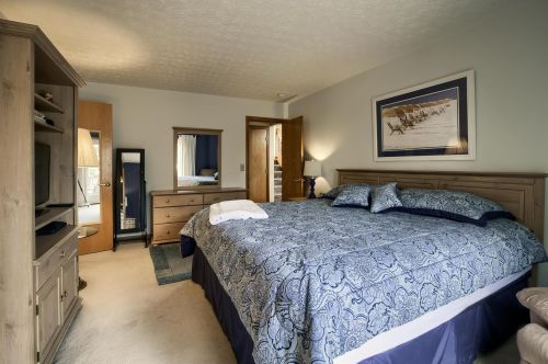 1390 Wild Horse Dr, Darbydale OH  43123-8540 exterior