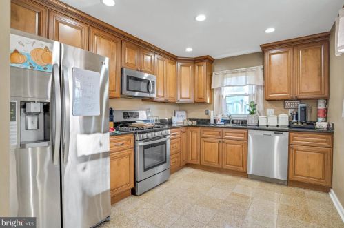 502 2nd St, Palmyra NJ  08065-2330 exterior