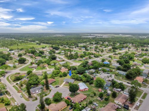 107 Tropic Ct, Fort Pierce FL  34946-1257 exterior