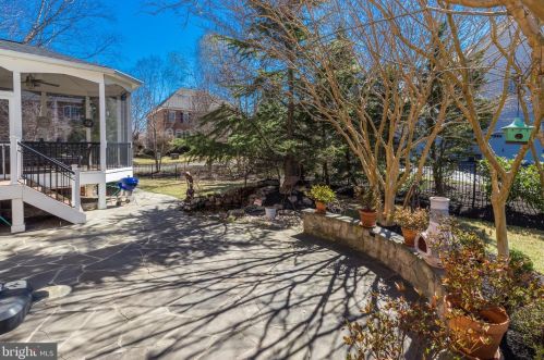 19376 Ml Dm Pl, Leesburg VA 20176-1637 exterior