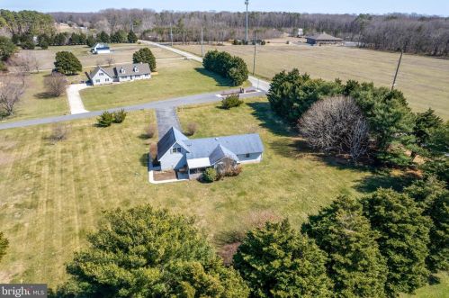 21676 Willow Ln, Lewes, DE 19958-6036