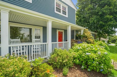 5 Country Ln, Warwick, NY 10990-1922