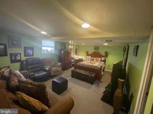 1032 Cayuga St, Philadelphia PA 19124-3840 exterior