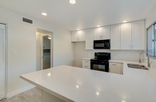 4447 Solano Dr, Glendale AZ  85303-4618 exterior