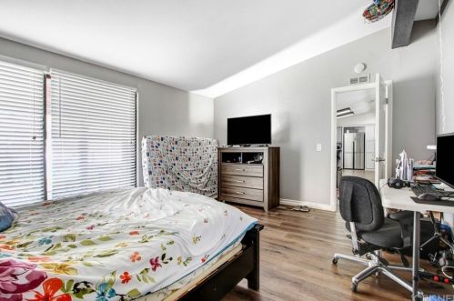 31921 Emerald Ln, Santa Clarita CA  91384-3102 exterior