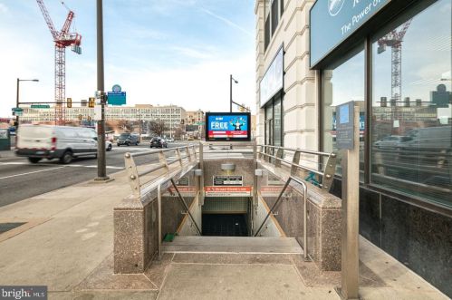 511 Broad St, Philadelphia PA  19123-3230 exterior