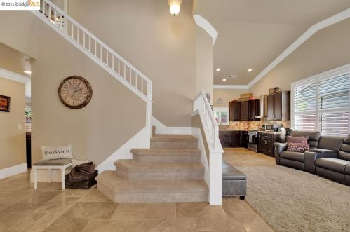 4814 Carrington Dr, Oakley, CA 94561-4137
