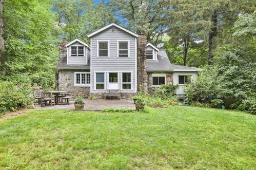 28 Roessel Rd, Nelsonville, NY 10516-3921