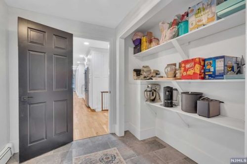 32 Brandywine Pl, Oakland NJ  07436-2321 exterior