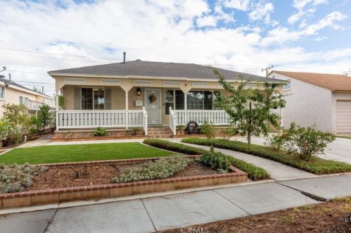 5634 Oliva Ave, Lakewood CA  90712-1612 exterior