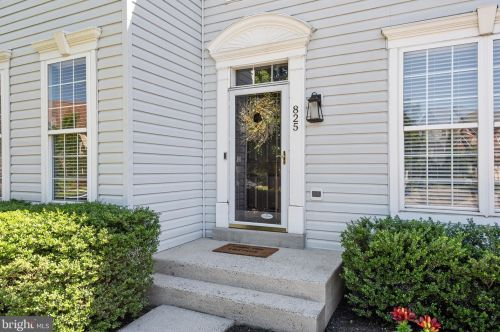 825 Sandpoint Ct, Leesburg, VA 20176-3639