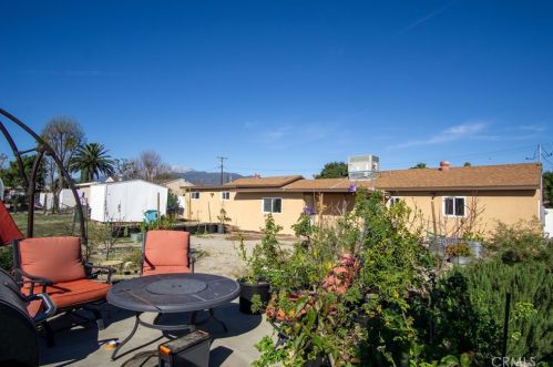 1591 Persimmon St, Rialto CA  92377-4190 exterior