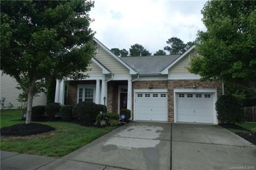 9838 Dominion Crest Dr, Charlotte, NC 28269-7025