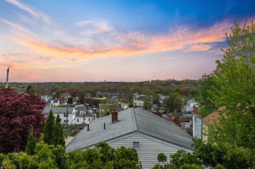 24 Vivian Ave, Providence, RI 02904-5625